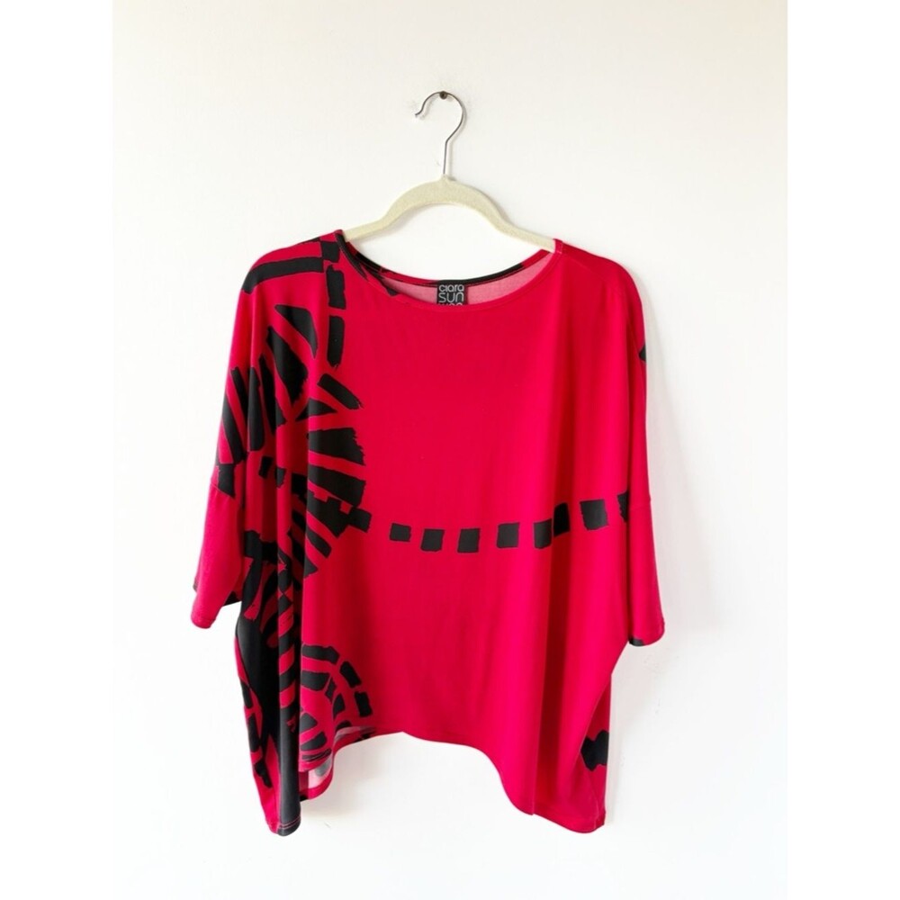 Clara Sunwoo Red Black Graphic Print Liquid Knit Asymmetrical Tunic Top Modern M